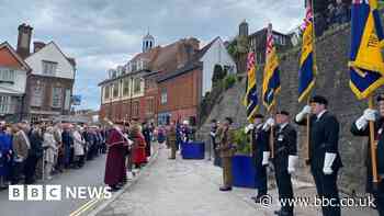 Memorial to Savernake munitions disaster is unveiled