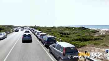 Incidente sulla Litoranea, fa inversione a U si scontra con moto: grave centauro