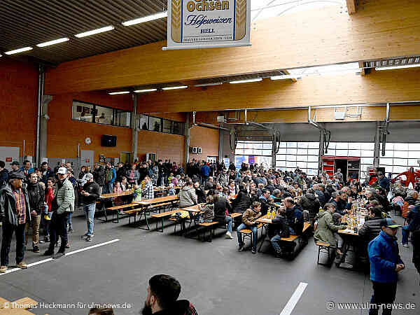 Blausteiner Feuerwehr zeigt neuen Einsatzleit-Container