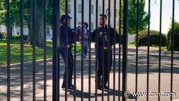 Toddler crawls through White House fence and prompts Secret Service response