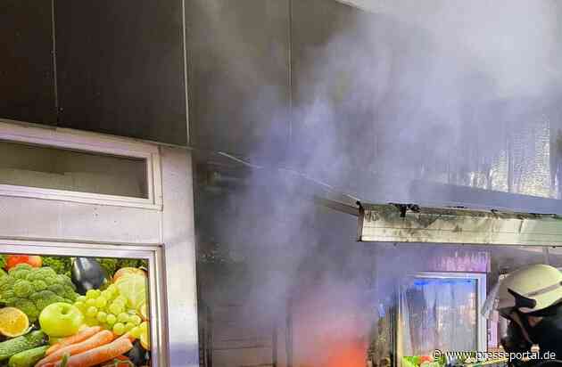 FW Horn-Bad Meinberg: Gemeldeter Wohnungsbrand - Feuer zerstört Geschäftsräume