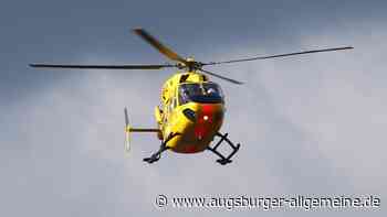 Zwei Schwerverletzte bei Unfall auf B311: Auto und Lkw krachen zusammen