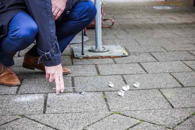 Terrasnagels waken over toegelaten oppervlakte: “Een duidelijke regelgeving was nodig”