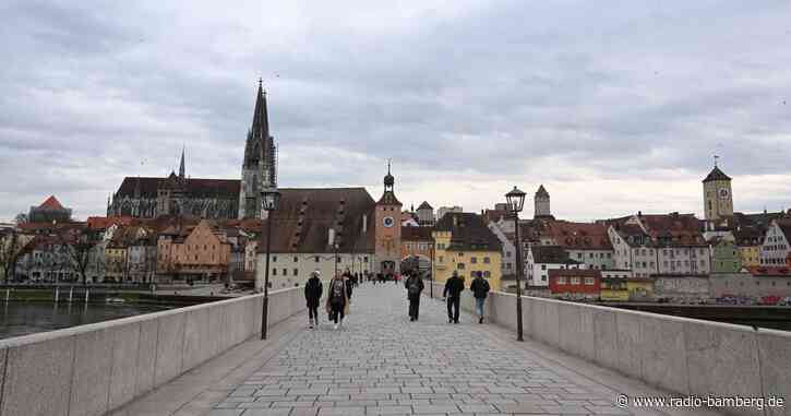 Reparaturarbeiten an Steinerner Brücke in Regensburg