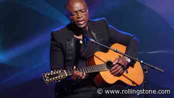 Watch Seal Strip Back ‘Kiss From a Rose’ on ‘The Jennifer Hudson Show’