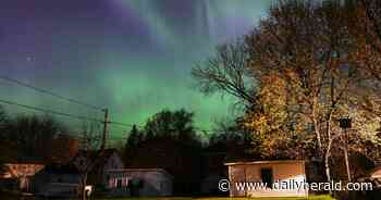 Northern Lights put on show in Northwest suburbs