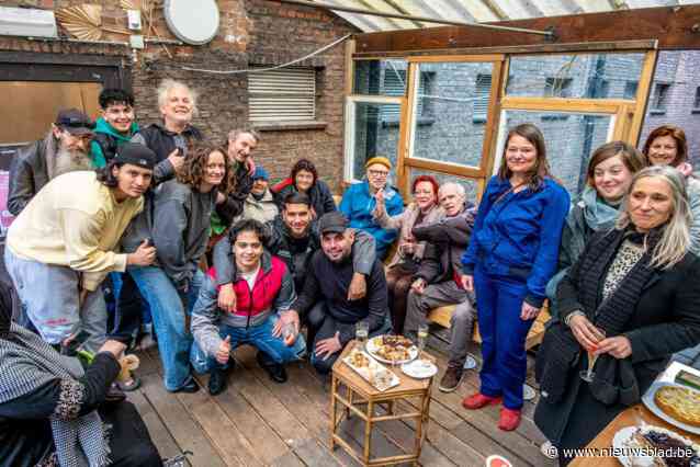 Bewoners vieren opening van rustzone ‘Oase’ aan Geelhandplaats: “Schoonheid brengen en leefbaarheid verbeteren”
