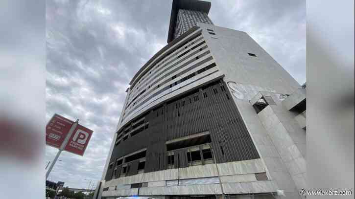 Man falls from abandoned New Orleans building, dies Monday morning