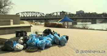 Saskatoon’s litter picking volunteers bring in larger hauls from Meewasin Valley