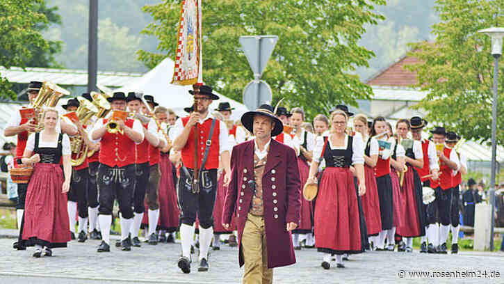 Festzug zur Frühlingsfesteröffnung in Wasserburg der größte im Landkreis