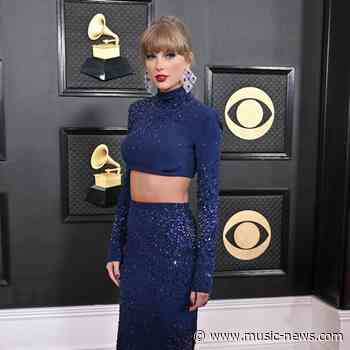 Taylor Swift reassures fans she's 'totally fine' after injuring hand during concert
