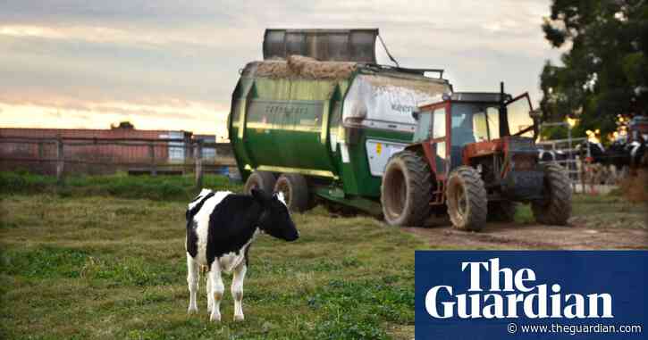 Thieves in Queensland ripping copper from tractors amid high prices, farmers say