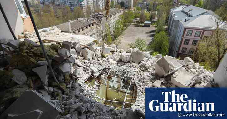 Russian forces ‘forcibly evacuating’ civilians in Kherson, says Ukraine