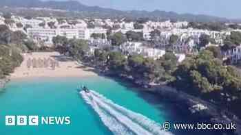 Spanish police speed after suspected drug traffickers by boat off Mallorca
