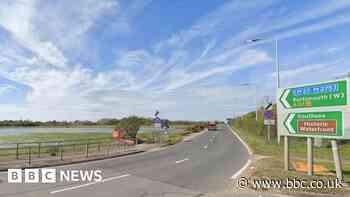 Farlington: Delay warning after crash shuts westbound A27