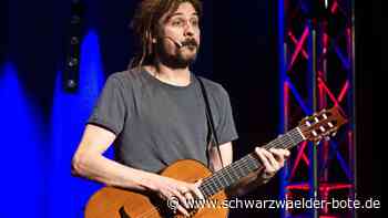 Seminarturnhalle Nagold: Das Publikum ist  bei  El Mago Masin Teil der Bühnenshow