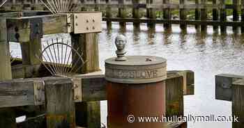 Head disappears from Hull's most romantic sculpture - but there is good news