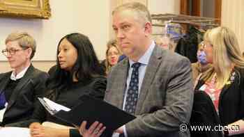 Manitoba teachers ask for rewrite of misconduct bill they say is too broad