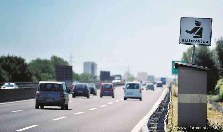Cremona, sfreccia a 253 chilometri orari in autostrada con una Lamborghini: sospesa la patente