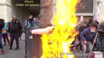 Une effigie d'Emmanuel Macron brûlée à Grenoble, une enquête ouverte