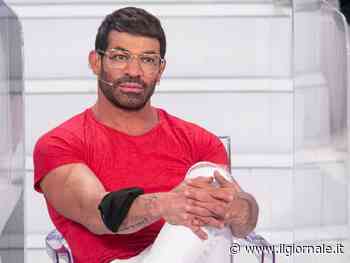 "Nessuno deve toccare la mia privacy". Ecco perché Gianni Sperti è infuriato