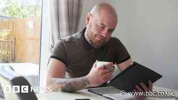 Cost of living payment: Millions to get £301 to help pay bills