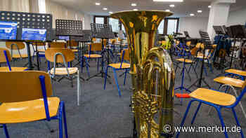 Endlich mehr Platz: Musikkapelle Poing feiert 30. Geburtstag und eröffnet neuen Proberaum