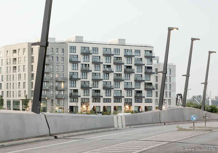 Holz unter Keramik
 - Baugruppe in Hamburg