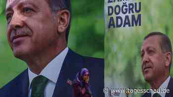 Vor Wahlen in der Türkei: Mehr als 100 Festnahmen bei Razzien