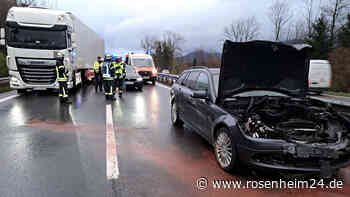 Unfall mit mehreren Fahrzeugen auf der A8 bei Frasdorf