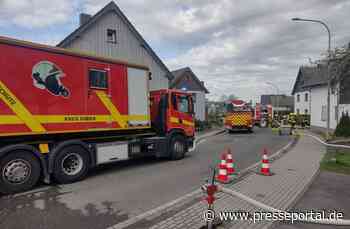 FW Nideggen: PKW-Brand in Garage
