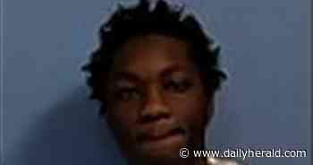 Chicago teen charged after attempted hold-up at Lombard gas station