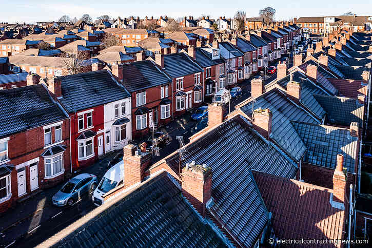 Soaring energy bills prevent Brits from buying low-carbon heating technology