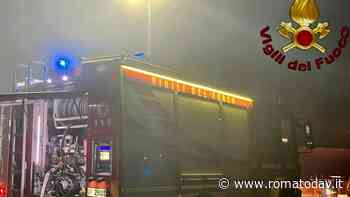 Incendio a Casal del Marmo: bus in fiamme, l'autista accosta e dà l'allarme