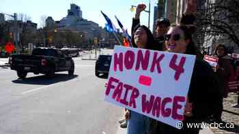 As PSAC strike drags on, experts say Canadians should prep for more labour unrest