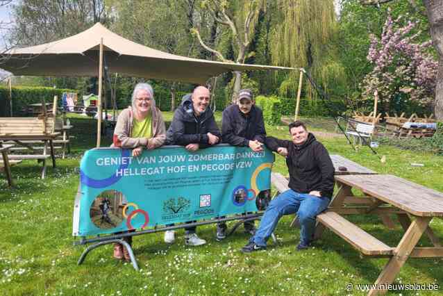 Zomerbar Hellegat Hof heropent: plek waar gezelligheid en sociaal werk hand in hand gaan