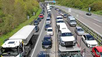 Vollsperrung auf A39 in Wolfsburg: Auto kracht gegen Leitplanke