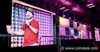 Art Blocks Co-Founder Erick Calderon Uses Free Market Ideals to Defend NFT Royalties