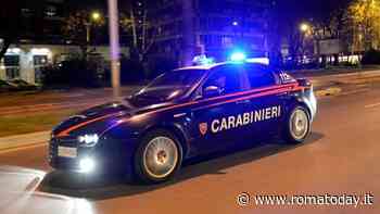 Tentano colpo alla vecchia sede dell'agenzia dell'entrate. Vigilante spara contro un furgone