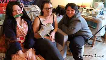 'This is where I belong': Sci-fi fans find joy and camaraderie in annual cosplay parade