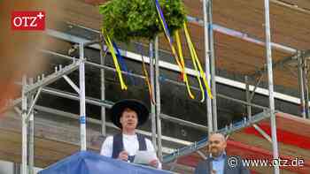 Firmen-Neubau mit bis zu drei Ziehtürmen im Technologiepark „Jena21“