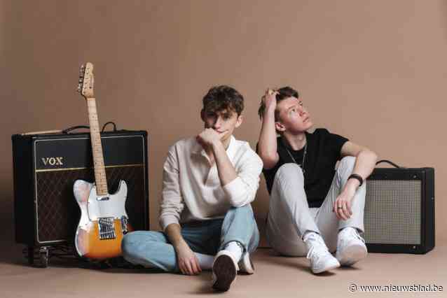 Muzikanten Tijl (18) en Viktor (17) brengen eerste single uit: “Kapotte gitaar bracht ons bij elkaar”