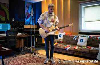 Malik Harris lädt Fans in sein Tonstudio ein zum ultimativen "Home of Eurovision"-Erlebnis