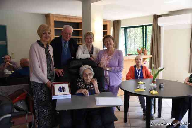 Palmyre blaast 100 kaarsjes uit in woonzorgcentrum Kasteelhof