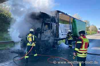 Lastwagen brennt auf A2 bei Bad Salzuflen komplett aus