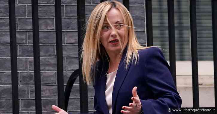 Psicodramma nella maggioranza sul Def, Meloni: “La bocciatura dello scostamento? Uno scivolone”. Le opposizioni: “Dilettanti”