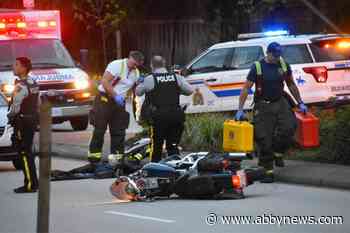 Crash sends motorcyclist to hospital in Surrey