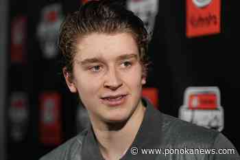 Canada books spot in semifinal at U18 men’s hockey world championship