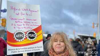 Striking PSAC workers argue for getting remote work language into their collective agreement