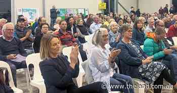 Residents and politicians rally against outback silver mine